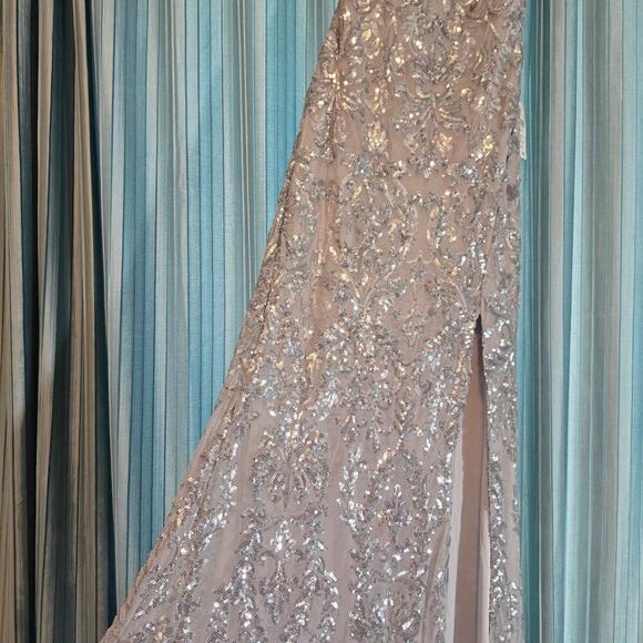 Windsor Silver Kinsley Formal Sequin Mermaid Maxi Dress in Sizes XS & Small - Picture 7 of 11